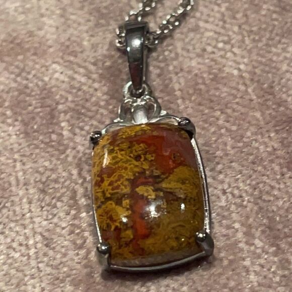 Dainty Red Seam African Agate Set in a Sterling Silver Pendant Necklace NWOTS - Picture 9 of 10